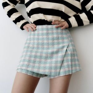 (SOLD) NWT Zara Plaid Tweed Skort (L)